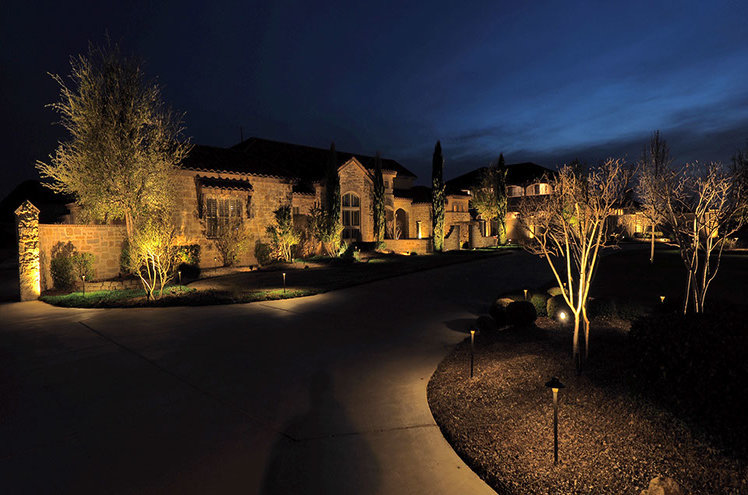 Nite time decor Oakville beautiful landscape lighting without the use of outdated floodlights