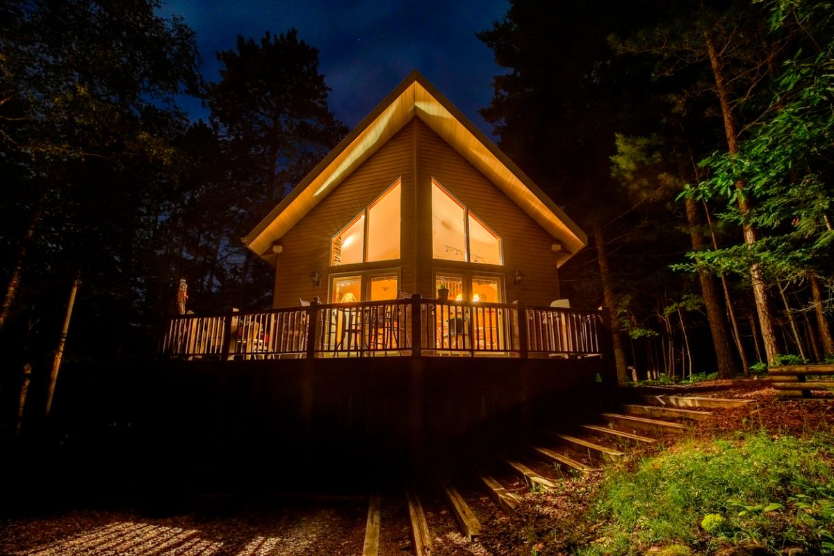 Cottage landscape lighting tips Nite Time Decor Oakville