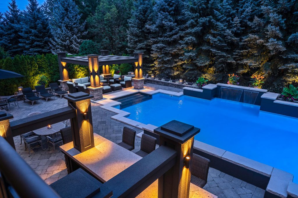 Outdoor Water Feature Lighting Ideas: Pools, Fountains and Ponds 
